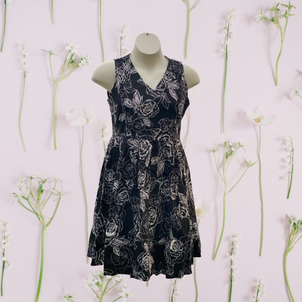 Black & White Rose Vintage Style Dress